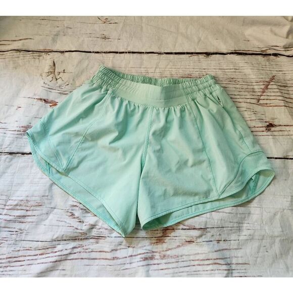 Lululemon Hotty Hot Short II Long 4" Size 6 Tall - Picture 3 of 6